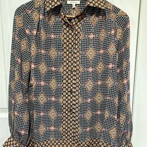 NWT MAX STUDIO blouse . Buttons down the front. Long sleeve. Size small